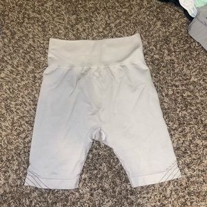 Light Grey seamless biker shorts